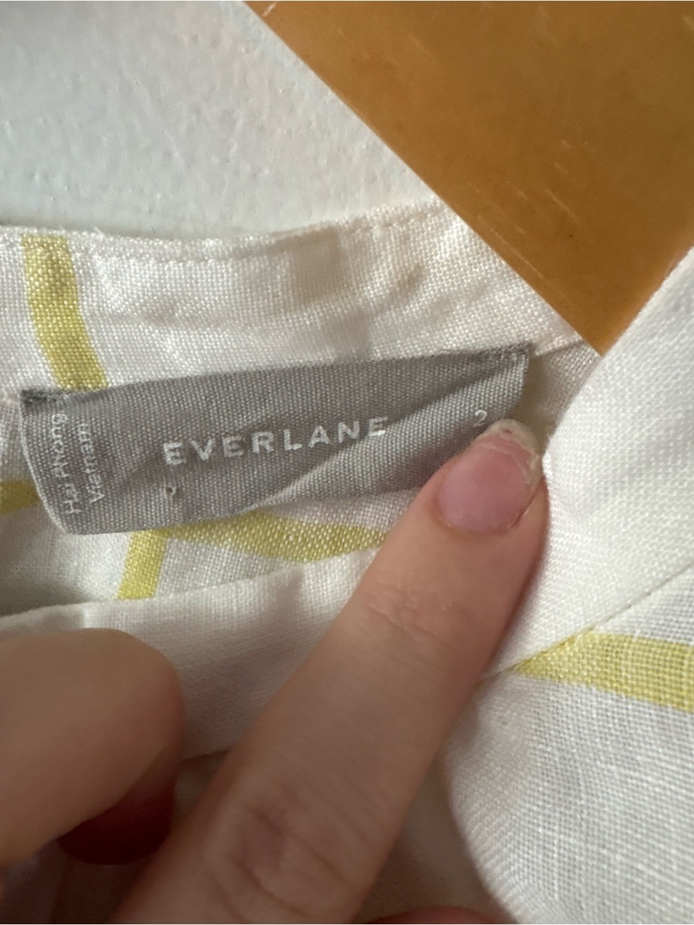 Everlane White Linen Short-Sleeve Top with Yellow Windowpane Size 2 - Picture 4 of 6